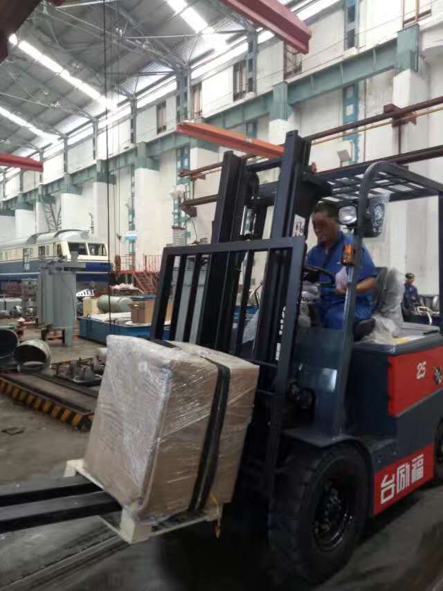 中國(guó)中車(chē)與飛機(jī)場(chǎng)使用客戶